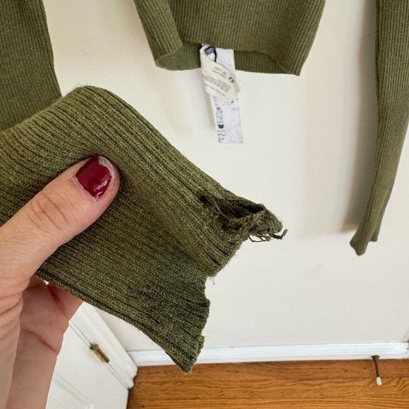 There Was One Knit Cropped Top Green Long Sleeve - Picture 6 of 11